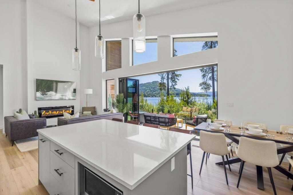 Kelly'S Sunset Lake Retreat Shawnigan Lake Exterior foto