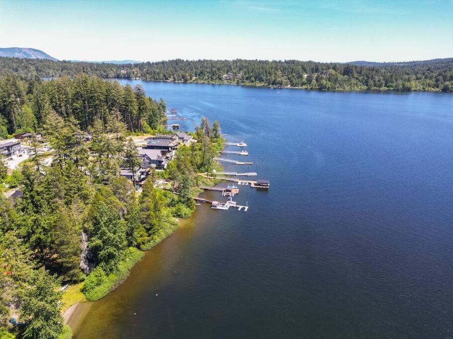 Kelly'S Sunset Lake Retreat Shawnigan Lake Exterior foto