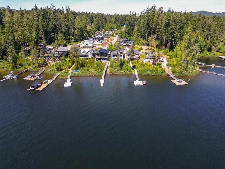 Kelly'S Sunset Lake Retreat Shawnigan Lake Exterior foto